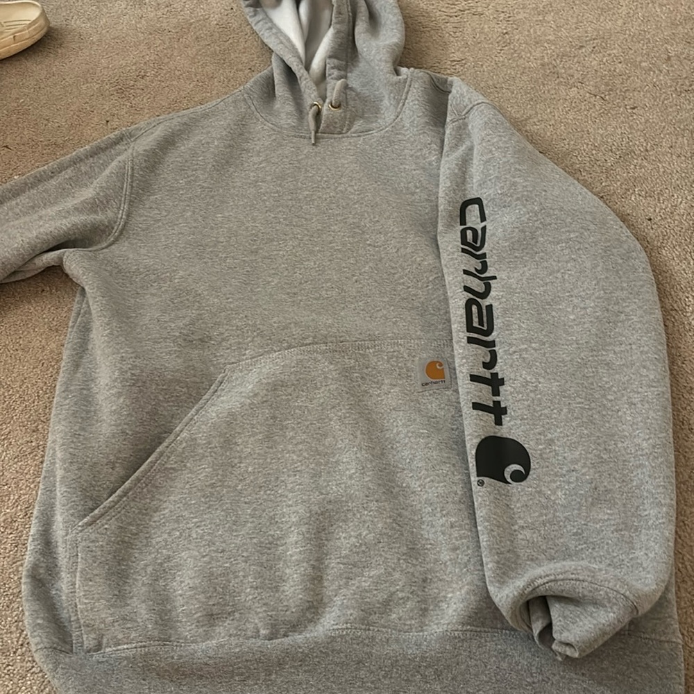 gray carhartt sweatshirt